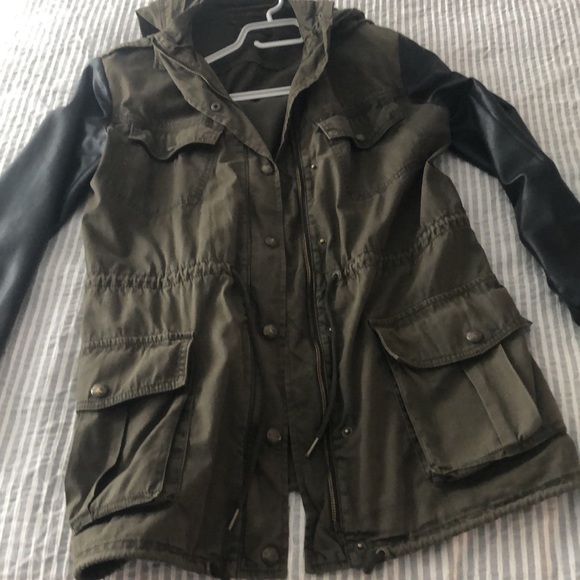 Aritzia XS khaki jacket with hood - Picture 3 of 4